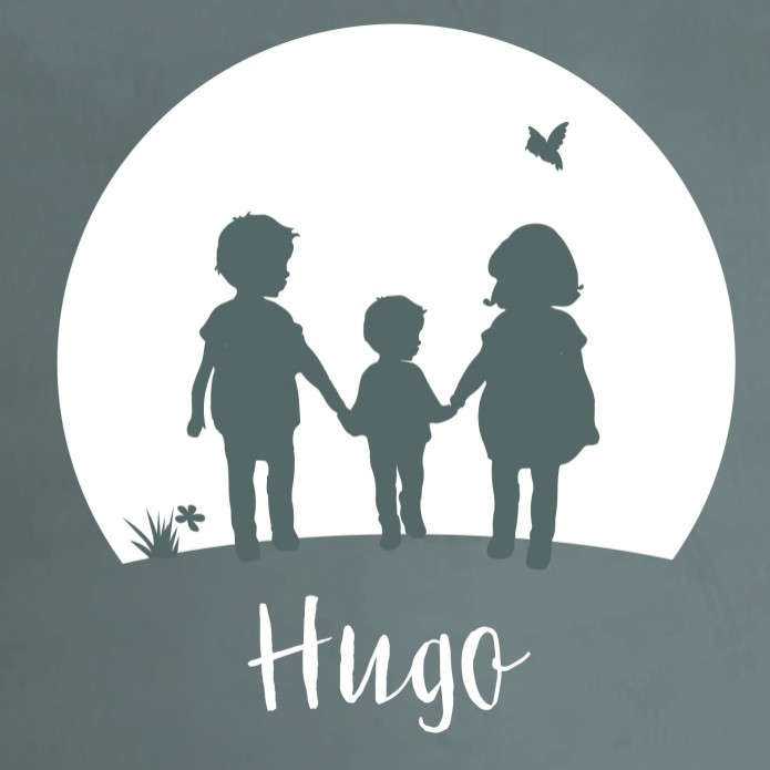 Geboortekaartje silhouette broertjes en zus met de maan Hugo voor