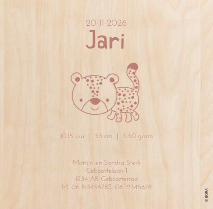 Geboortekaartje cheetah Jari - op echt hout achter