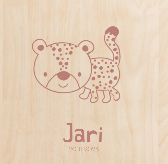 Geboortekaartje cheetah Jari - op echt hout voor