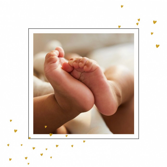 Geboortekaartje foto met goudfolie hartjes en naam Sophia